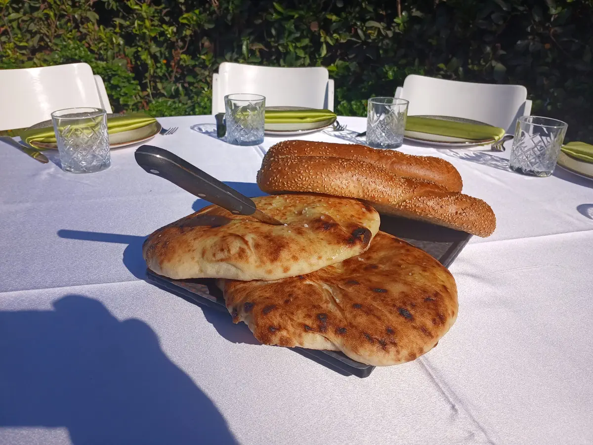 קייטרינג לסוכות - שולחן חג ערוך לאירוח בסוכה